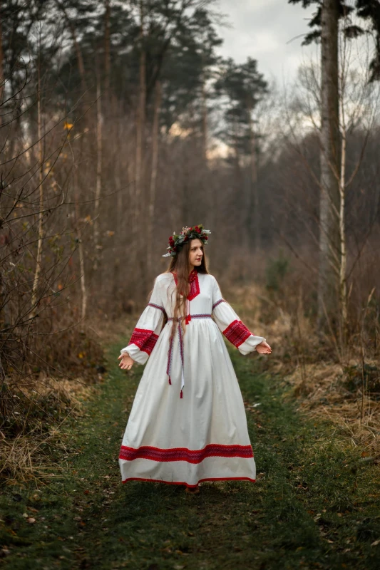 słowiańska_suknia_lniana_mira (1).jpg
