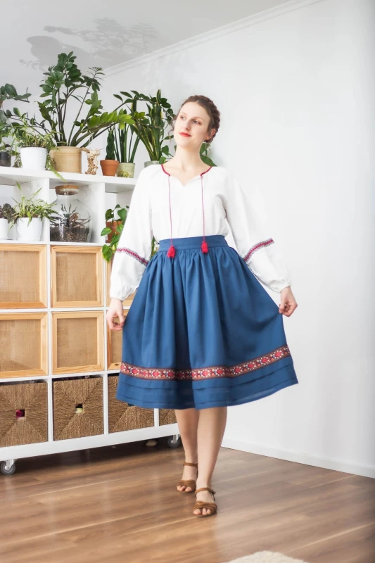 słowiańska_spodnica_z_krajką_kasandra_lipinska3.jpg