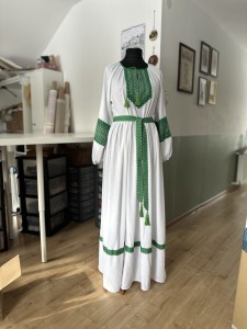 OD REKI suknia Sławka, biały+zielony haft, r40